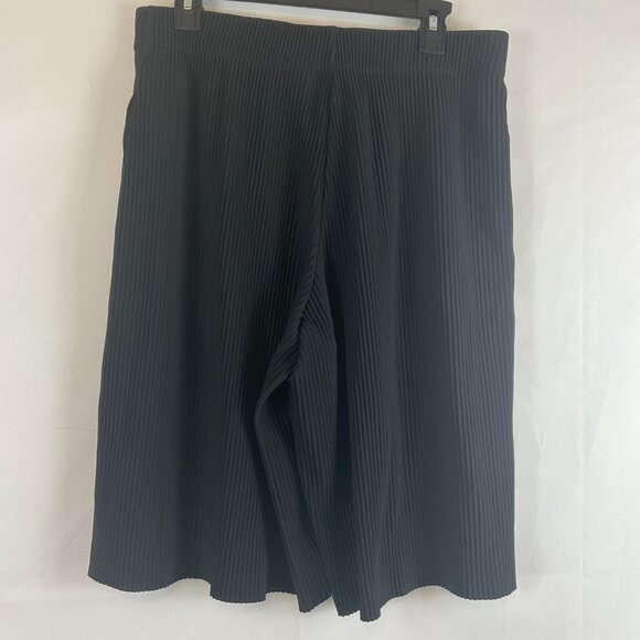 COS Accordion Pleat Shorts S Black Pockets Elastic Waist Bermuda Length - Picture 7 of 10